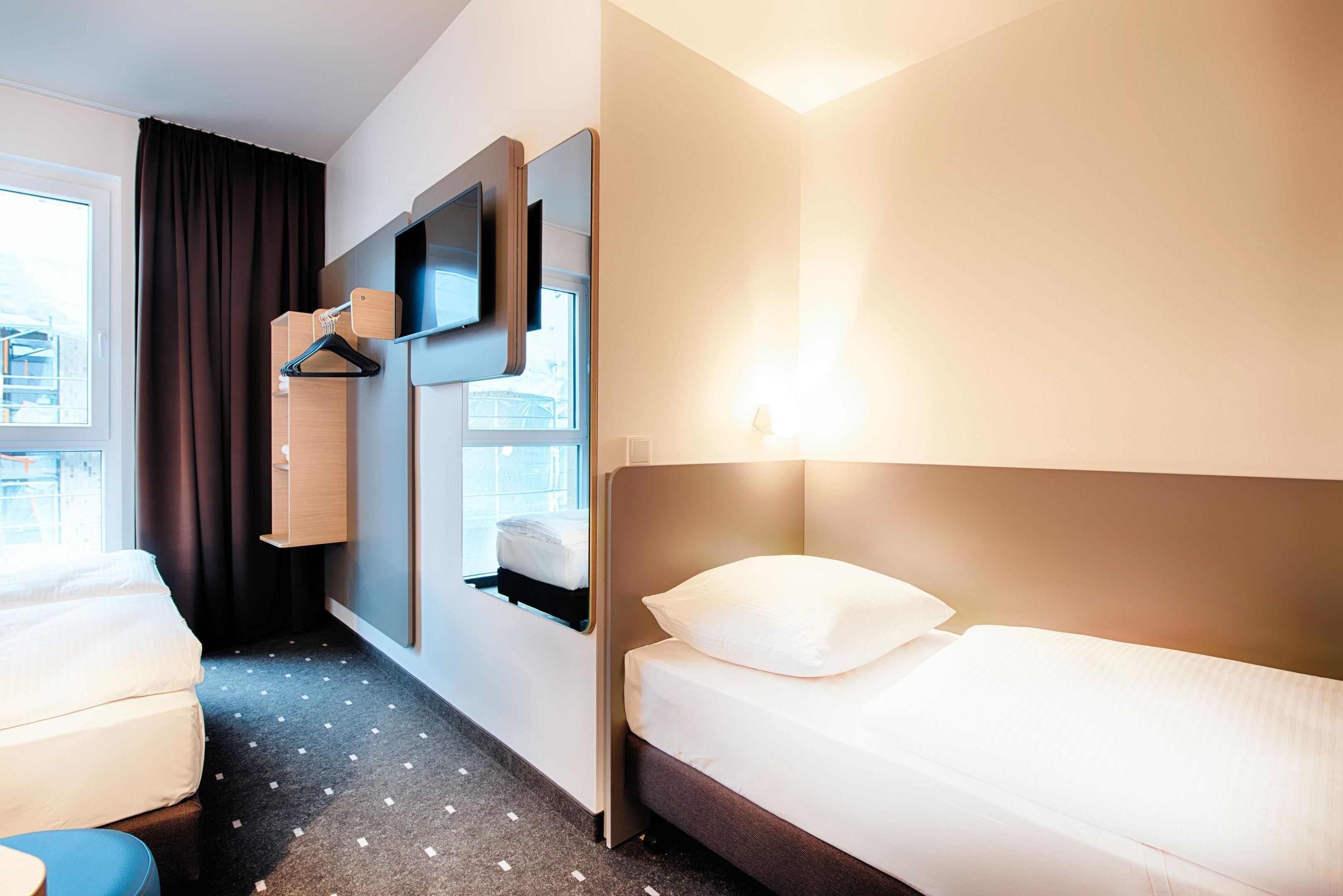 B&B Hotel Rostock City-West Экстерьер фото